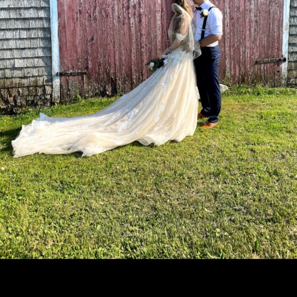 Wedding Dress- Sottero & Midgley - Picture 5 of 9